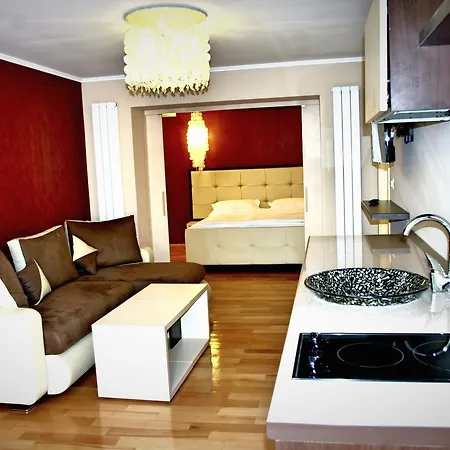 فيلة House Of Rai إيفوري سود
